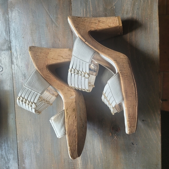 Sofft White Leather Heeled Shoes Sz.10M - Picture 5 of 9